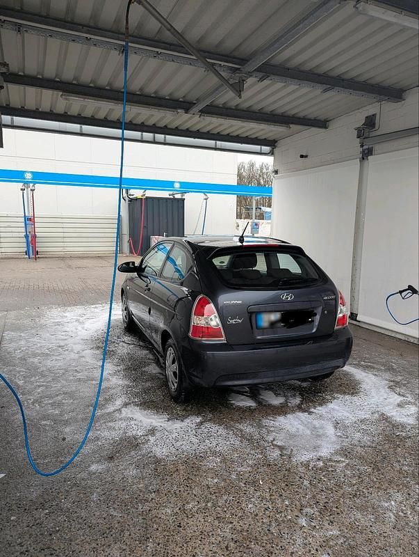 Gebraucht Hyundai Accent 97 PS (71 kW) 2007 Grau Kleinwagen