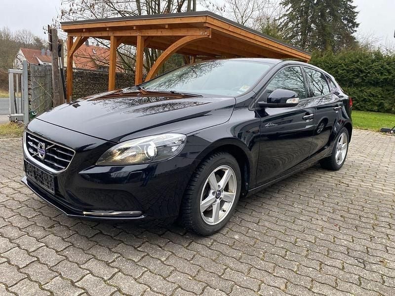 Gebraucht Volvo V40 You! 114 PS (83 kW) 2015 Schwarz Limousine