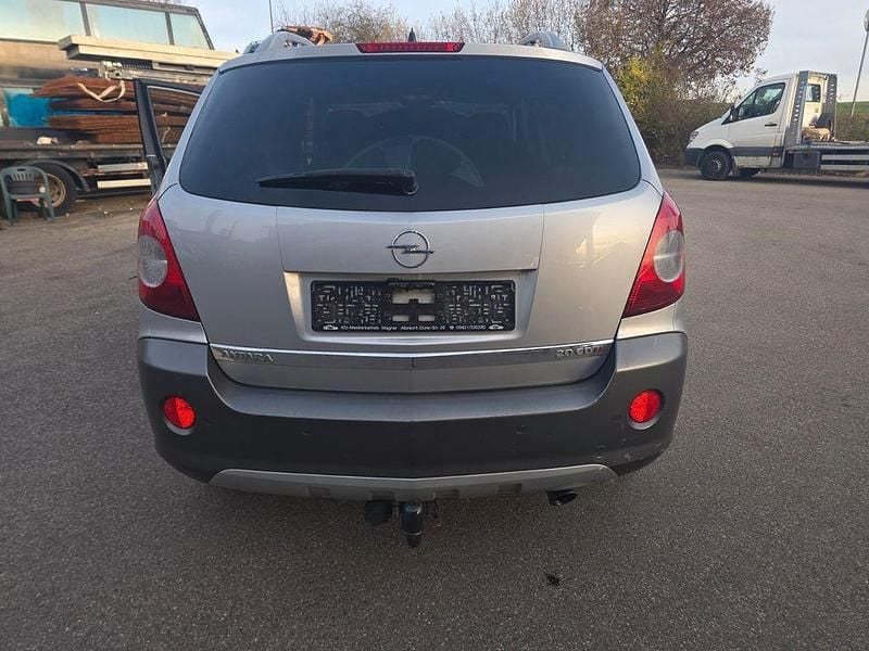 Używany Opel Antara Cosmo 150 KM (110 kW) 2009 Srebrny SUV