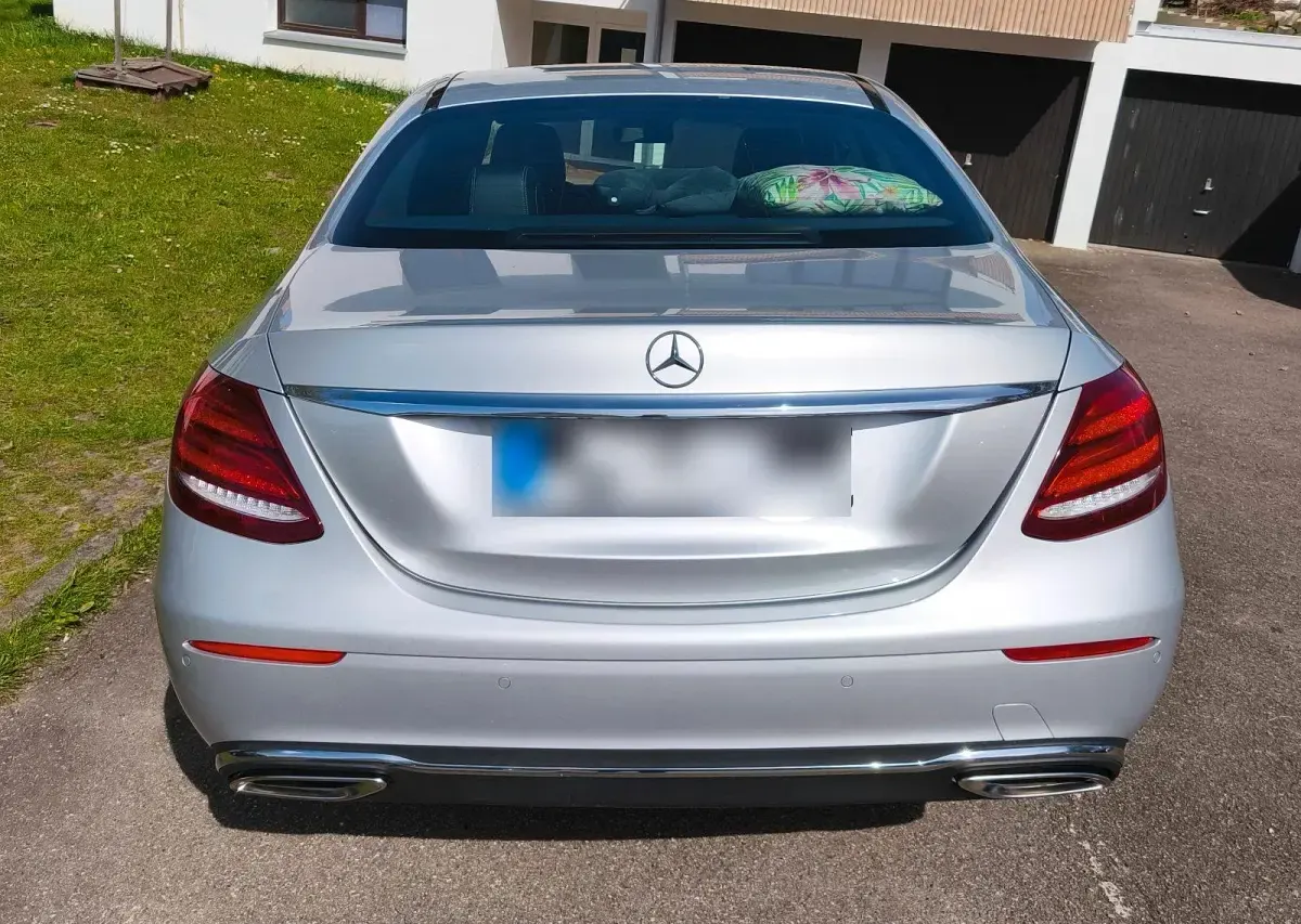 Gebraucht Mercedes E200 Exclusive 184 PS (135 kW) 2017 Silber Limousine