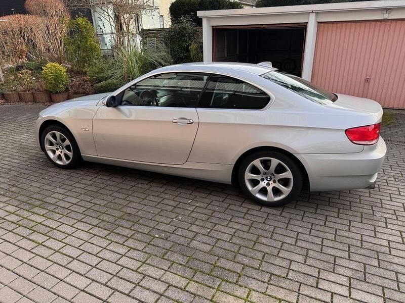 Gebraucht BMW 325 218 PS (160 kW) 2006 Silber Coupé