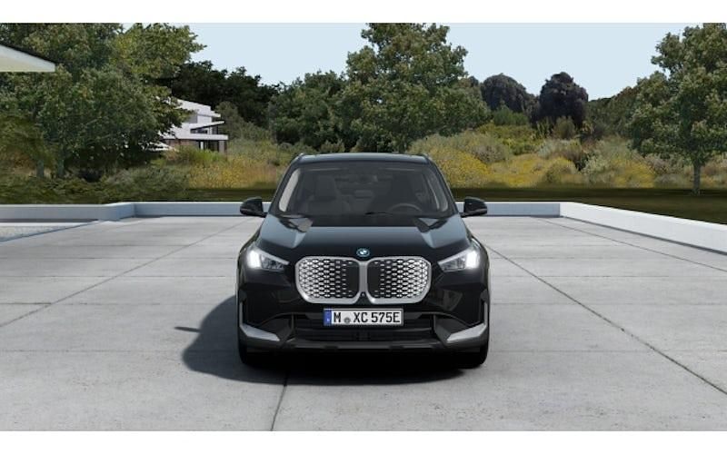 Neu BMW iX1 Shadowline 150 kW (204 PS) 2025 Schwarz SUV