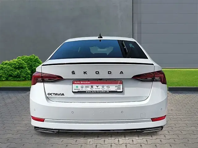 Gebraucht Skoda Octavia SportLine 150 PS (110 kW) 2024 Weiss Limousine