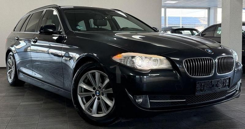 Gebraucht BMW 520 Performance 184 PS (135 kW) 2012 Sophistograu brillanteffekt Kombi