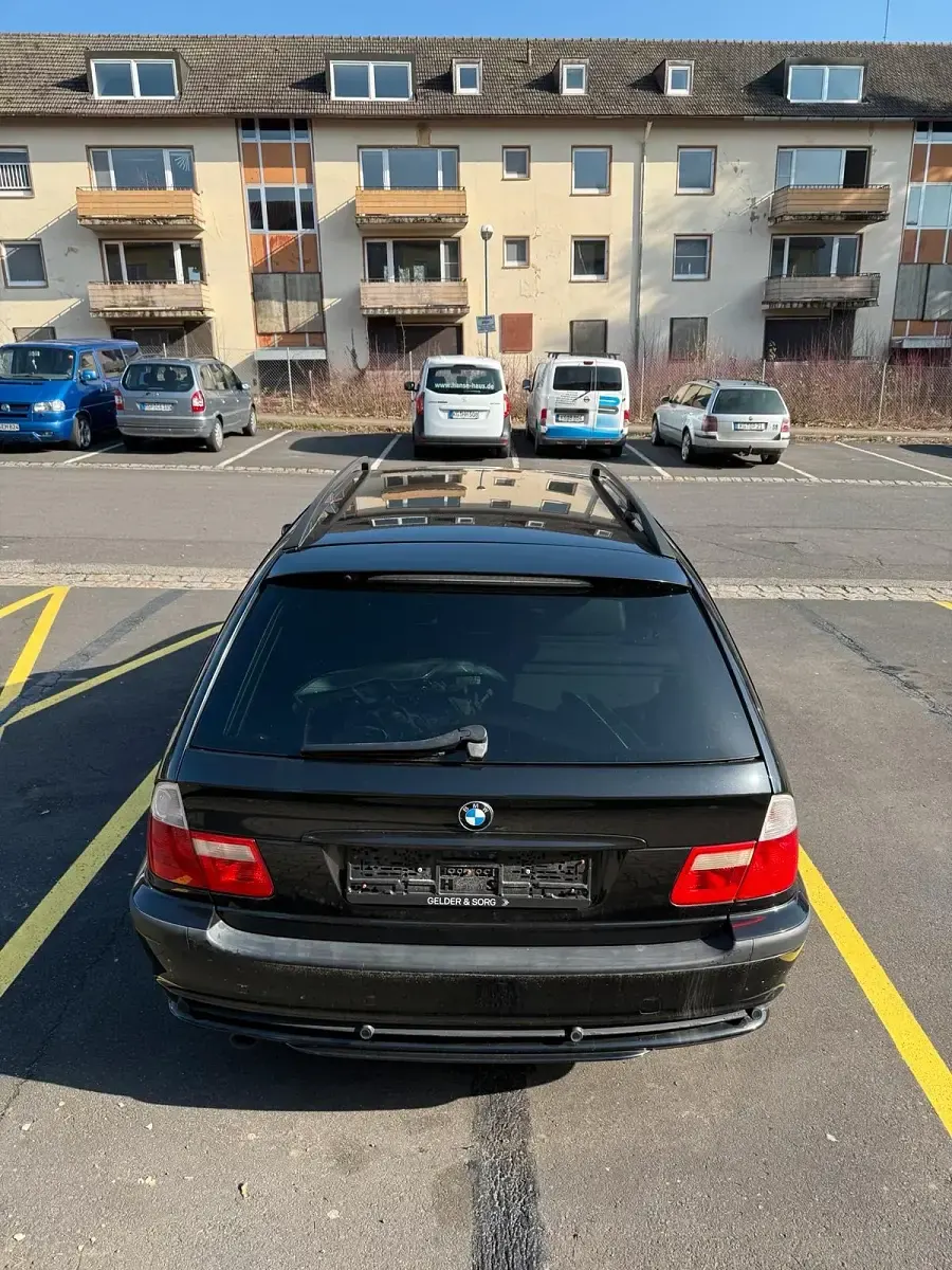 Gebraucht BMW 318 143 PS (105 kW) 2003 Schwarz Kombi