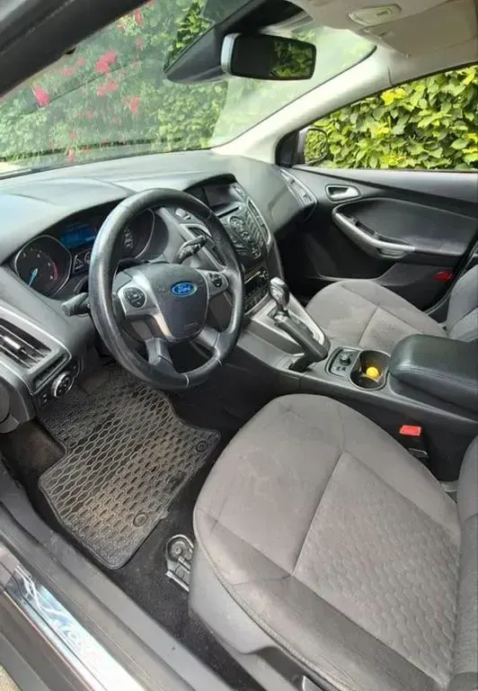 Gebraucht Ford Focus 140 PS (102 kW) 2014 Grau Limousine