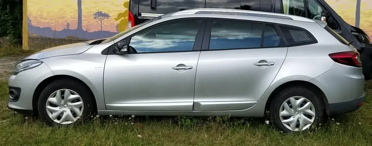 Gebraucht Renault Mégane GrandTour LIMITED 110 PS (80 kW) 2015 Silber Kombi