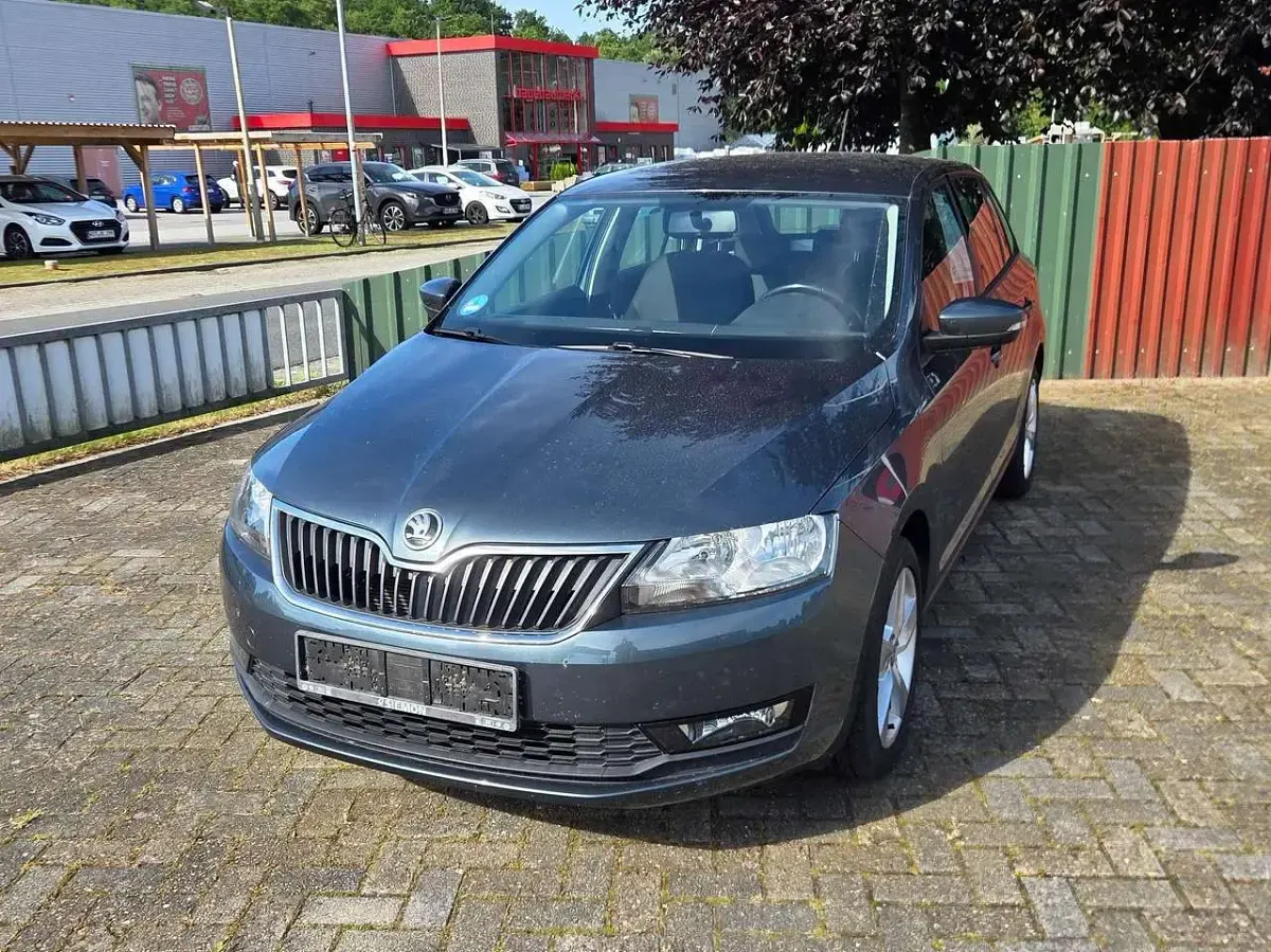 Gebraucht Skoda Rapid Cool Edition 95 PS (69 kW) 2018 Quarzgrau metallic Kleinwagen