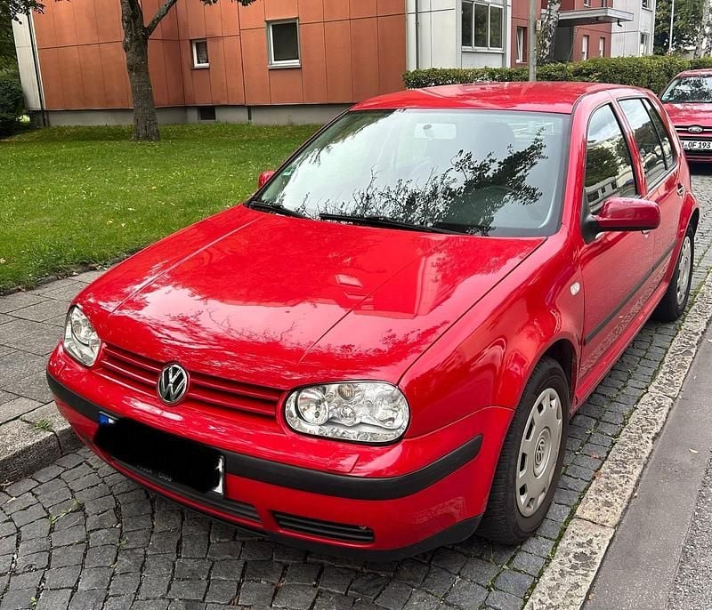 Rot Gebraucht 2000 VW Golf IV Kleinwagen | 900 € (Guter Preis) - Bild 1/3
