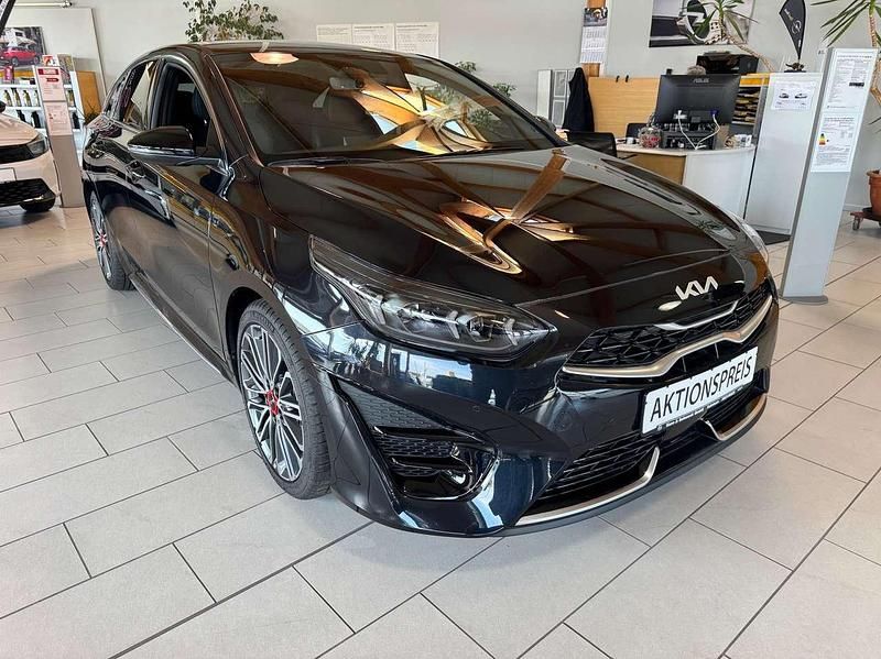 Neu Kia ProCeed GT-Line 140 PS (102 kW) 2025 (1k) zilinaschwarz met. Kombi