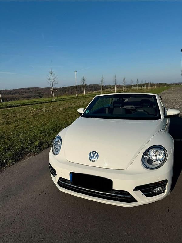 Gebraucht VW Beetle Sound 105 PS (77 kW) 2018 Weiß Kleinwagen