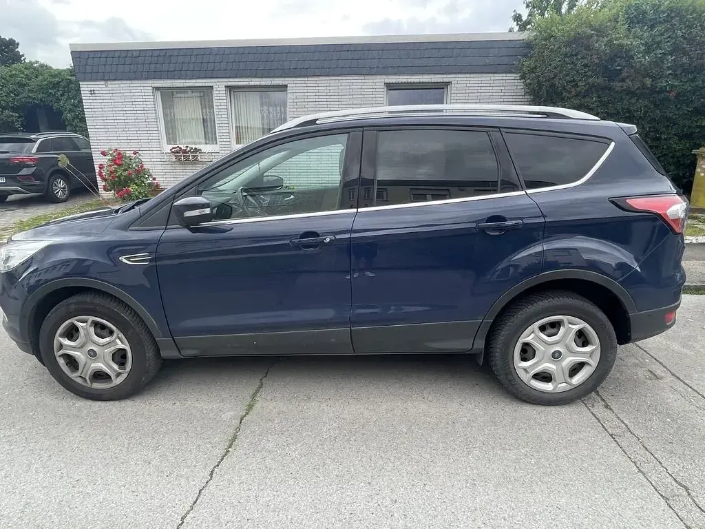 Gebraucht Ford Kuga Cool & Connect 150 PS (110 kW) 2019 Blau SUV