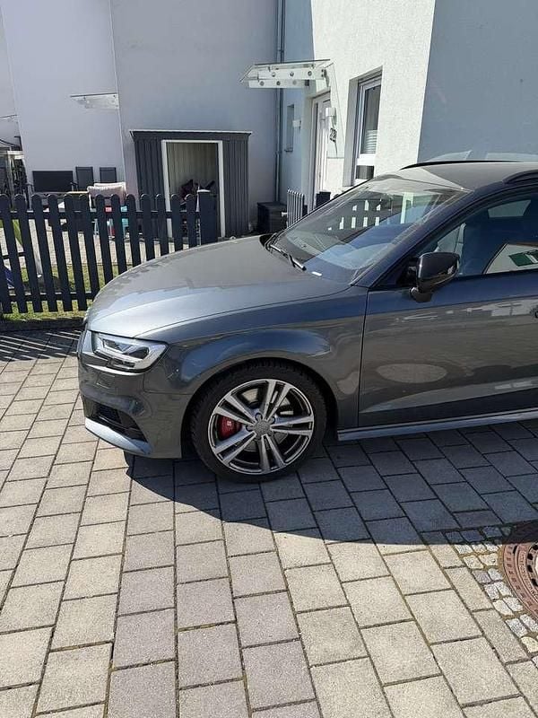 Gebraucht Audi S3 Performance 300 PS (220 kW) 2019 Grau Limousine