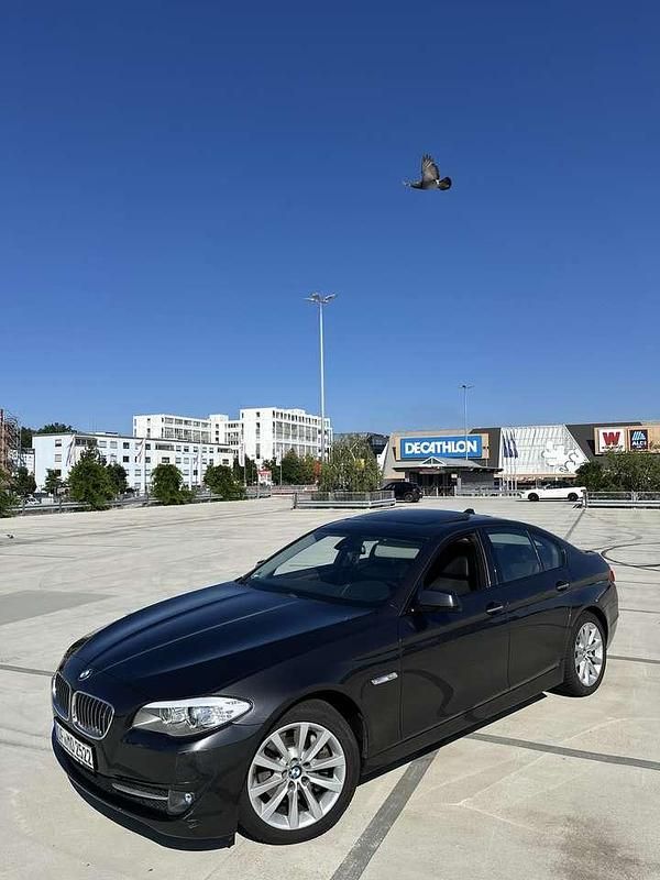 Grau Gebraucht 2010 BMW 528 Limousine | 16.990 € (Teuer) - Bild 1/4