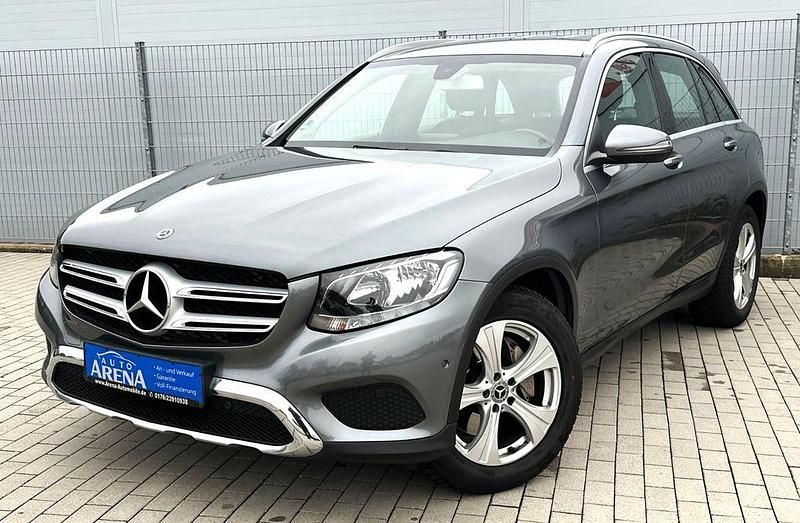 Grau Gebraucht 2017 Mercedes GLC220 SUV | 19.950 € (Fairer Preis) - Bild 1/4