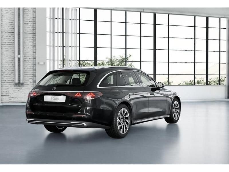 Gebraucht Mercedes E300 204 PS (150 kW) 2025 Metalliclack obsidianschwarz m Kombi
