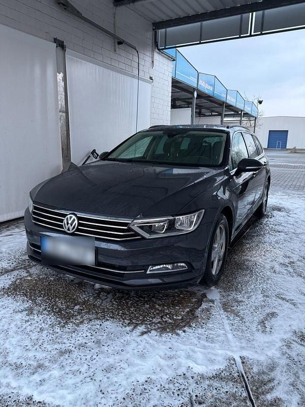 Gebraucht VW Passat 150 PS (110 kW) 2018 Grau Kombi