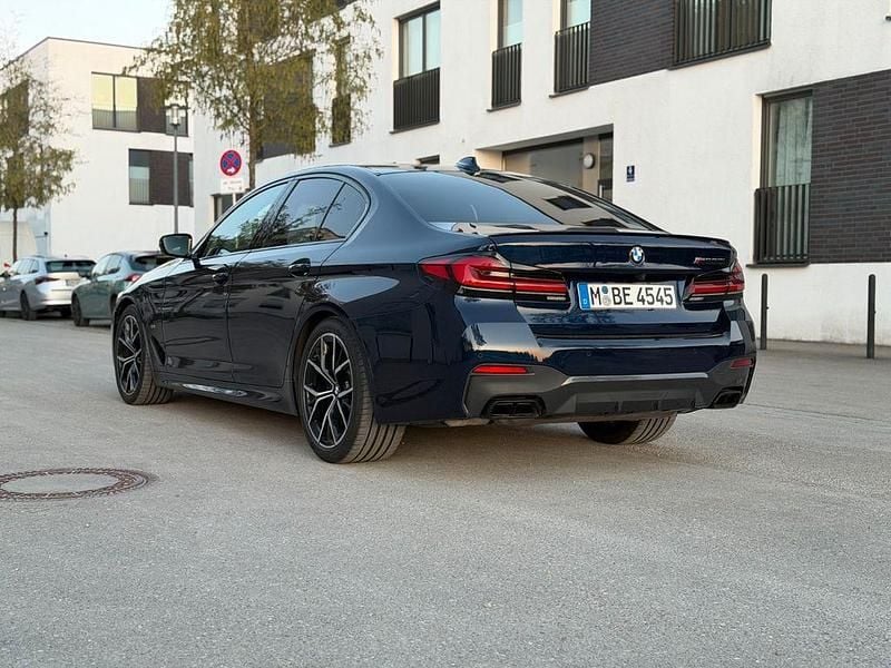 Używany BMW M550 Performance 530 KM (389 kW) 2021 Niebieski Sedan/Limuzyna