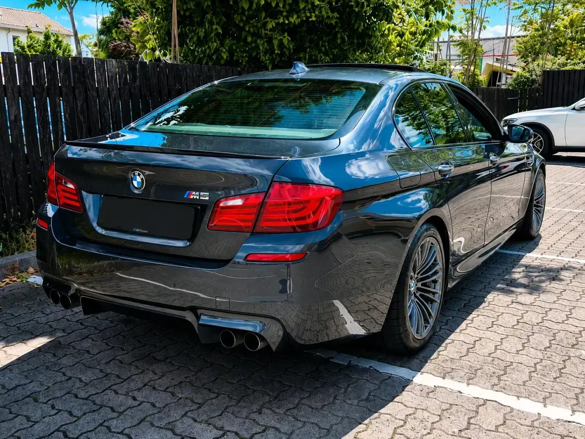 Gebraucht BMW M5 560 PS (411 kW) 2012 Grau Limousine