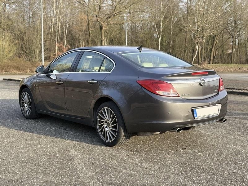 Gebraucht Opel Insignia OPC 260 PS (191 kW) 2009 Silber Limousine