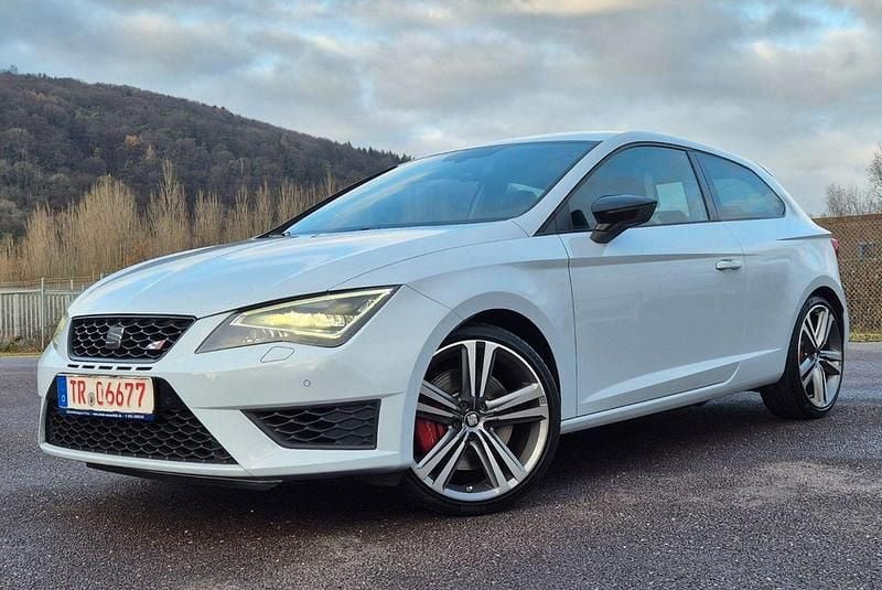 Weiß Gebraucht 2014 Cupra Leon Limousine | 16.870 € (Guter Preis) - Bild 1/4