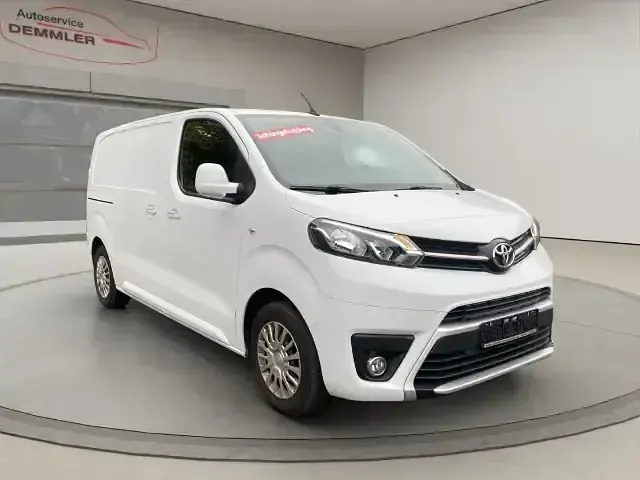 Gebraucht Toyota Proace Comfort 100 kW (136 PS) 2022 Weiß Van / Kleinbus