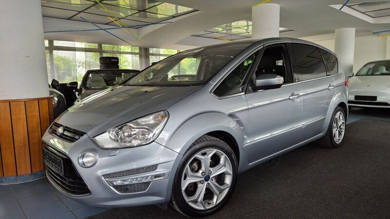 Hypersilber metallic Gebraucht 2013 Ford S-MAX Titanium Van / Kleinbus | 8.990 € (Guter Preis) - Bild 1/4