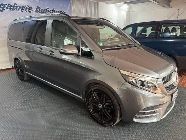 Grau Gebraucht 2020 Mercedes V300 Avantgarde Edition Van / Kleinbus | 51.800 € (Guter Preis) - Bild 1/4