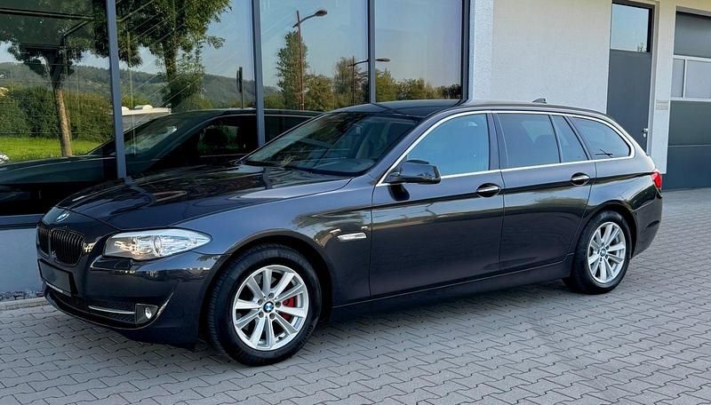 Gebraucht BMW 520 Comfort Edition 184 PS (135 kW) 2013 Grau Kombi