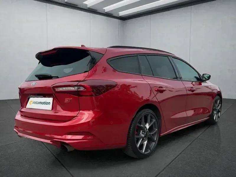 Gebraucht Ford Focus 280 PS (205 kW) 2025 Rot Kombi