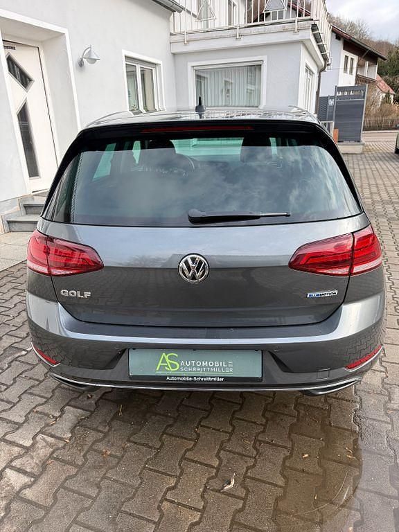 Gebraucht VW Golf VII IQ Drive 131 PS (96 kW) 2019 Grau Limousine