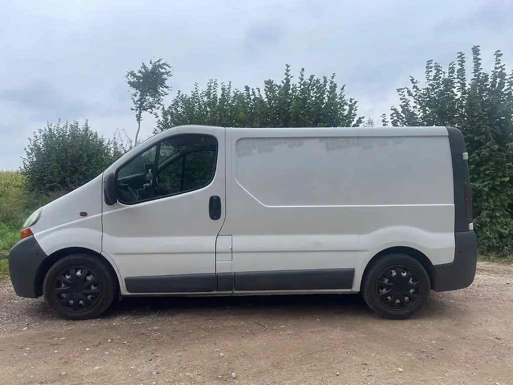 Gebraucht Renault Trafic 82 PS (60 kW) 2006 Weiß Van / Kleinbus