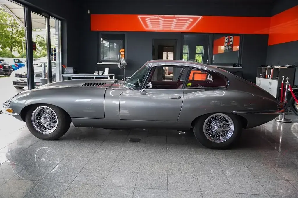 Gebraucht Jaguar E-Type 265 PS (194 kW) 1964 Grau Coupé