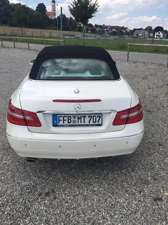 Gebraucht Mercedes E250 204 PS (150 kW) 2010 Weiß Cabrio