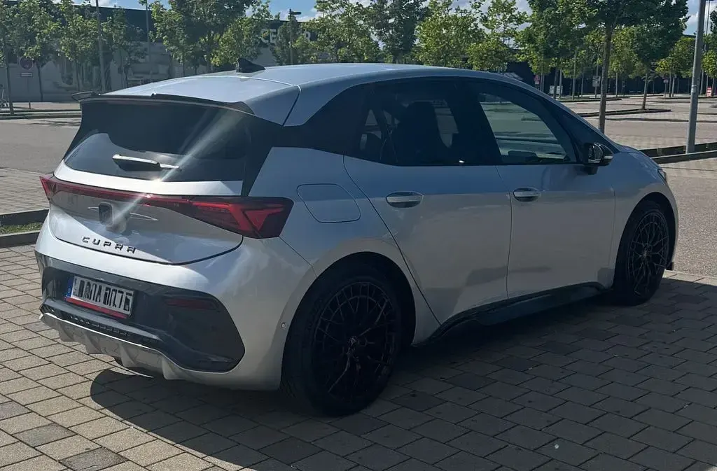 Gebraucht Cupra Born 169 kW (231 PS) 2025 Silber Kleinwagen