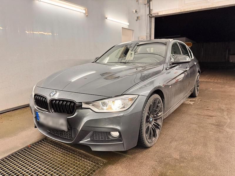 Silber Gebraucht 2013 BMW 316 M Sport Limousine | 7.899 € (Guter Preis) - Bild 1/4