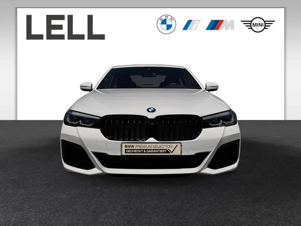 Gebraucht BMW M550 Performance 530 PS (389 kW) 2023 Weiß Limousine