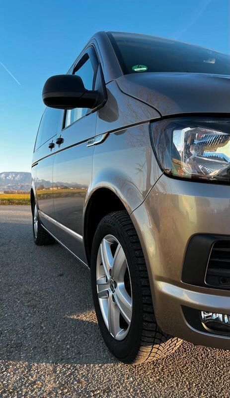 Grau Gebraucht 2016 VW T6 Edition Van | 26.500 € (Teuer) - Bild 1/4