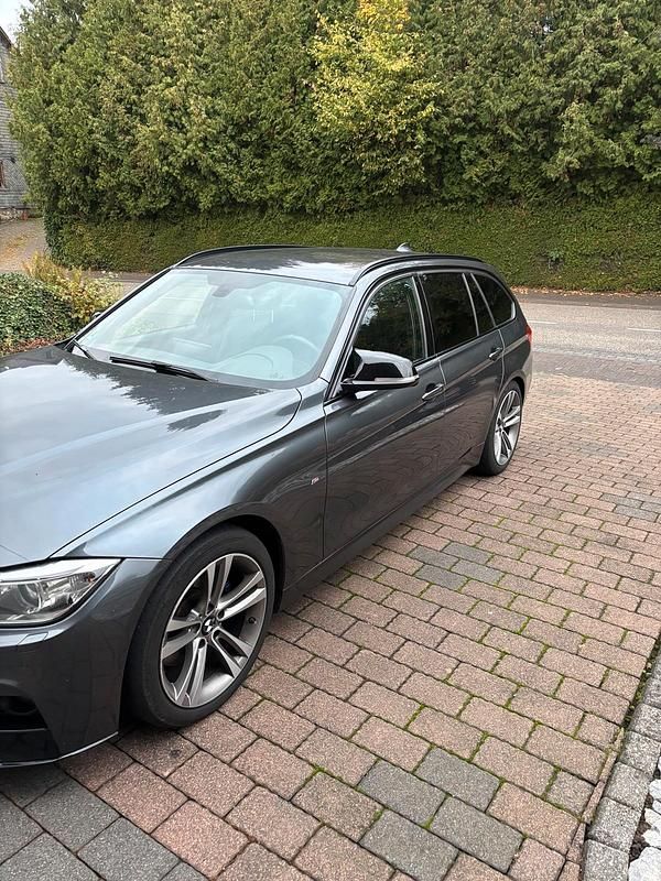 Gebraucht BMW 325 M Sport 218 PS (160 kW) 2013 Grau Kombi