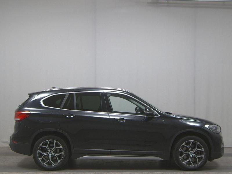 Schwarz Gebraucht 2021 BMW X1 xLine SUV | 22.480 € (Superpreis) - Bild 1/4