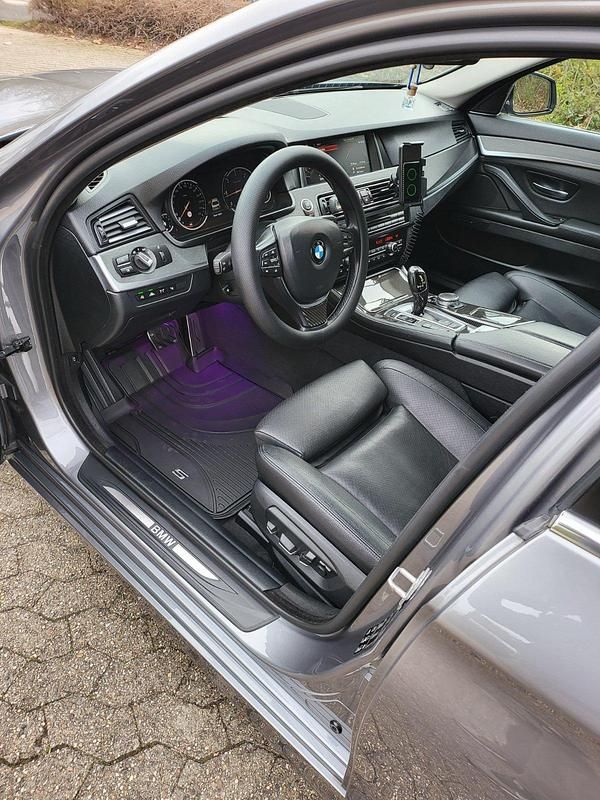 Gebraucht BMW 525 218 PS (160 kW) 2016 Grau Limousine