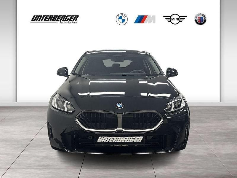 Ny BMW 116 122 HK (89 kW) 2026 Sort Hatchback
