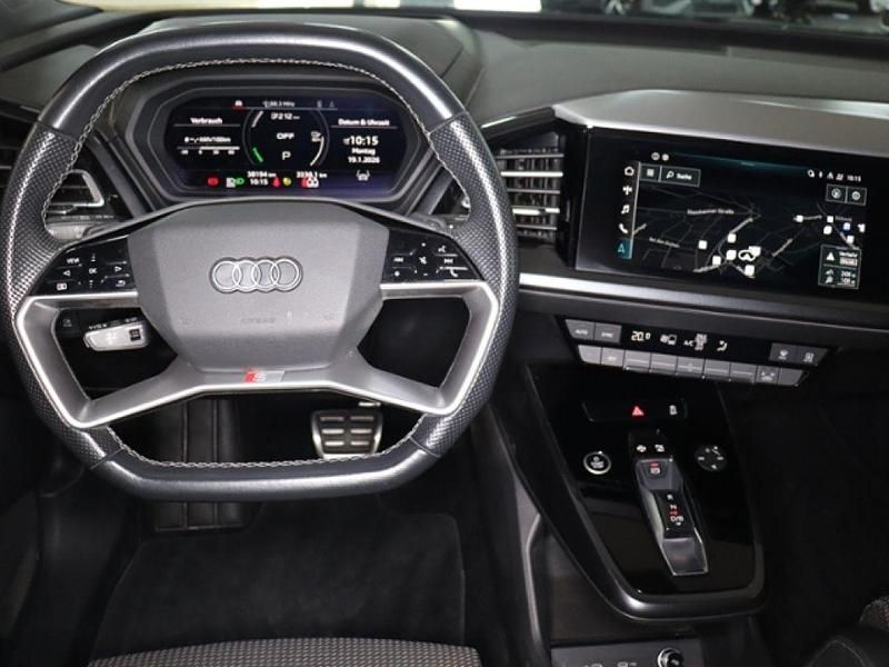 Gebraucht Audi e-tron S-Line 150 kW (204 PS) 2022 Taifungrau metallic (metallic) SUV