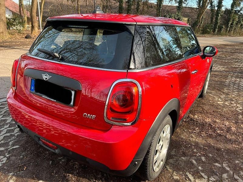 Gebraucht Mini ONE Chili 102 PS (75 kW) 2018 Rot Kleinwagen