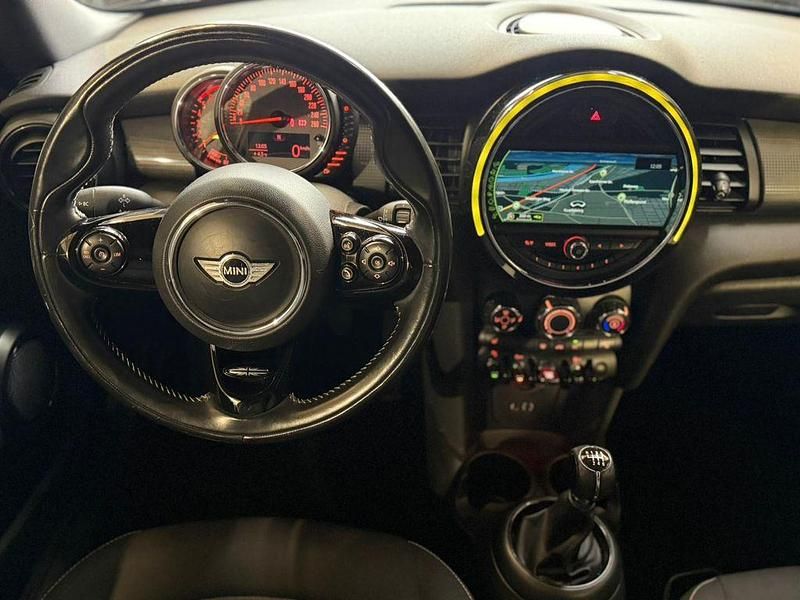 Gebraucht Mini John Cooper Works 116 PS (85 kW) 2017 Schwarz Kleinwagen