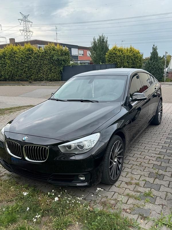 Schwarz Gebraucht 2014 BMW 530 Luxury Line Limousine | 16.600 € (Fairer Preis) - Bild 1/4