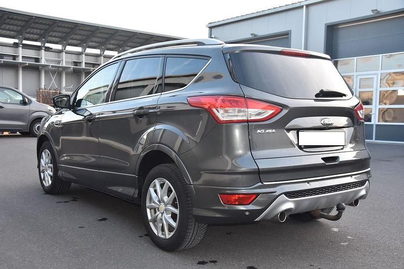 Gebraucht Ford Kuga Individual 179 PS (131 kW) 2015 Grau SUV