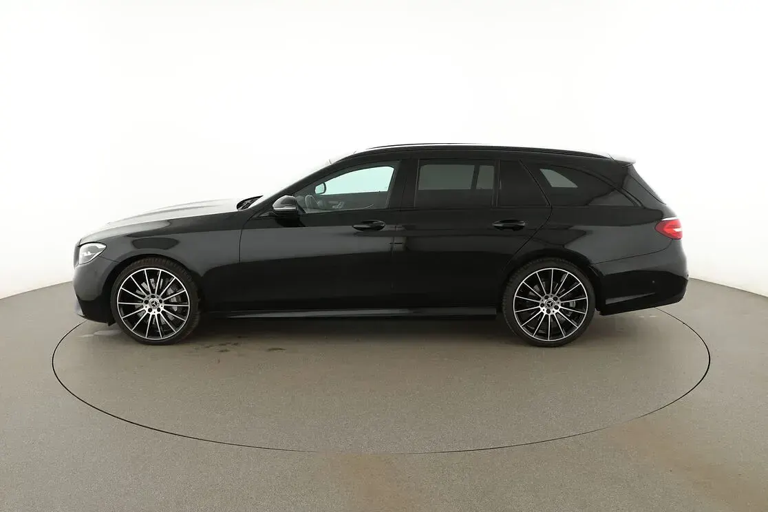 Gebraucht Mercedes E400 AMG line 330 PS (242 kW) 2023 Schwarz Kombi