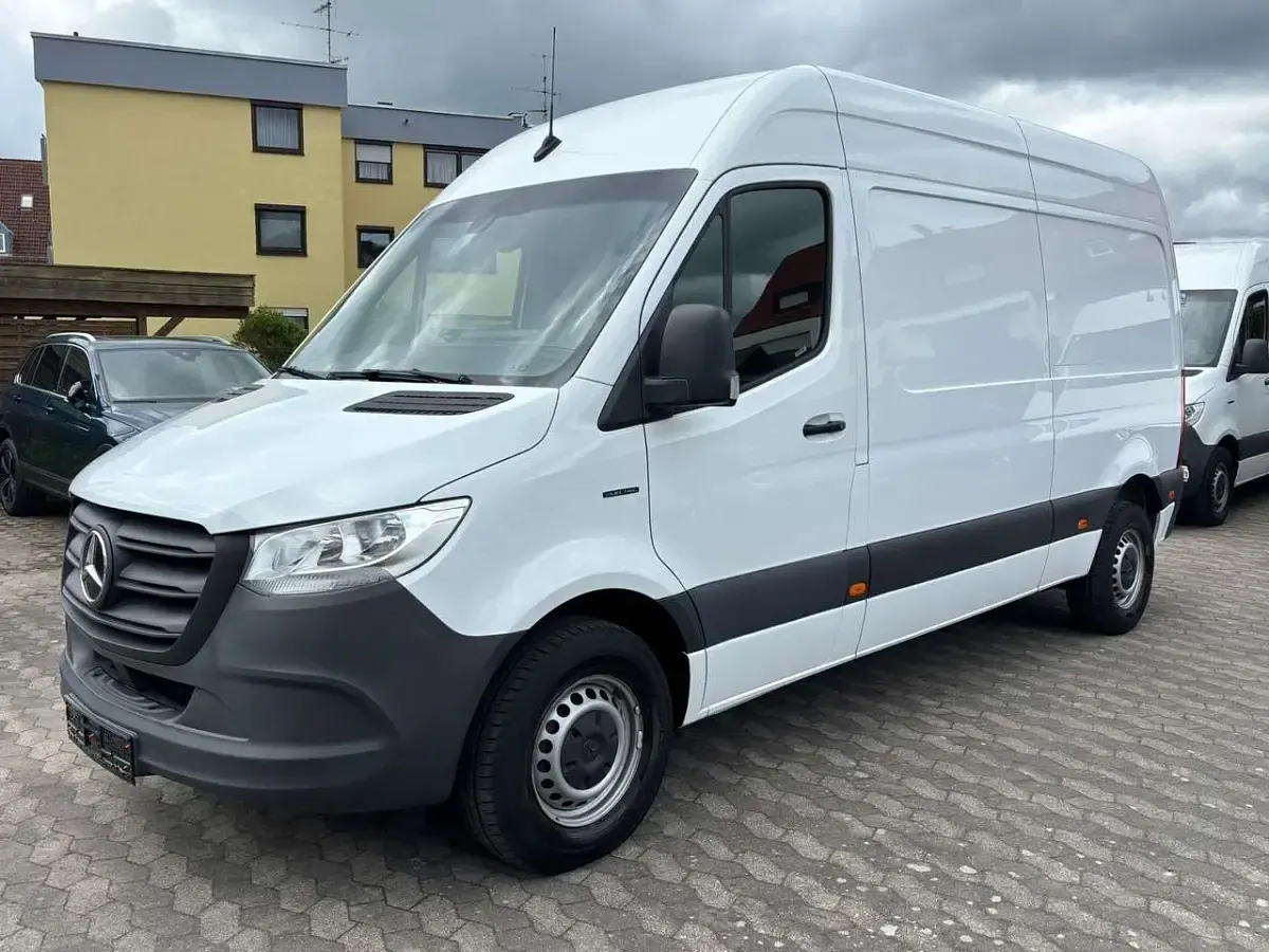 Gebraucht Mercedes Sprinter 85 kW (116 PS) 2022 Arktikweiss Van