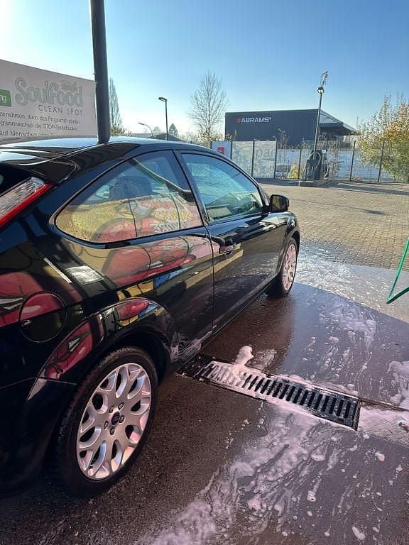 Gebraucht Ford Focus Style 101 PS (74 kW) 2009 Schwarz Limousine
